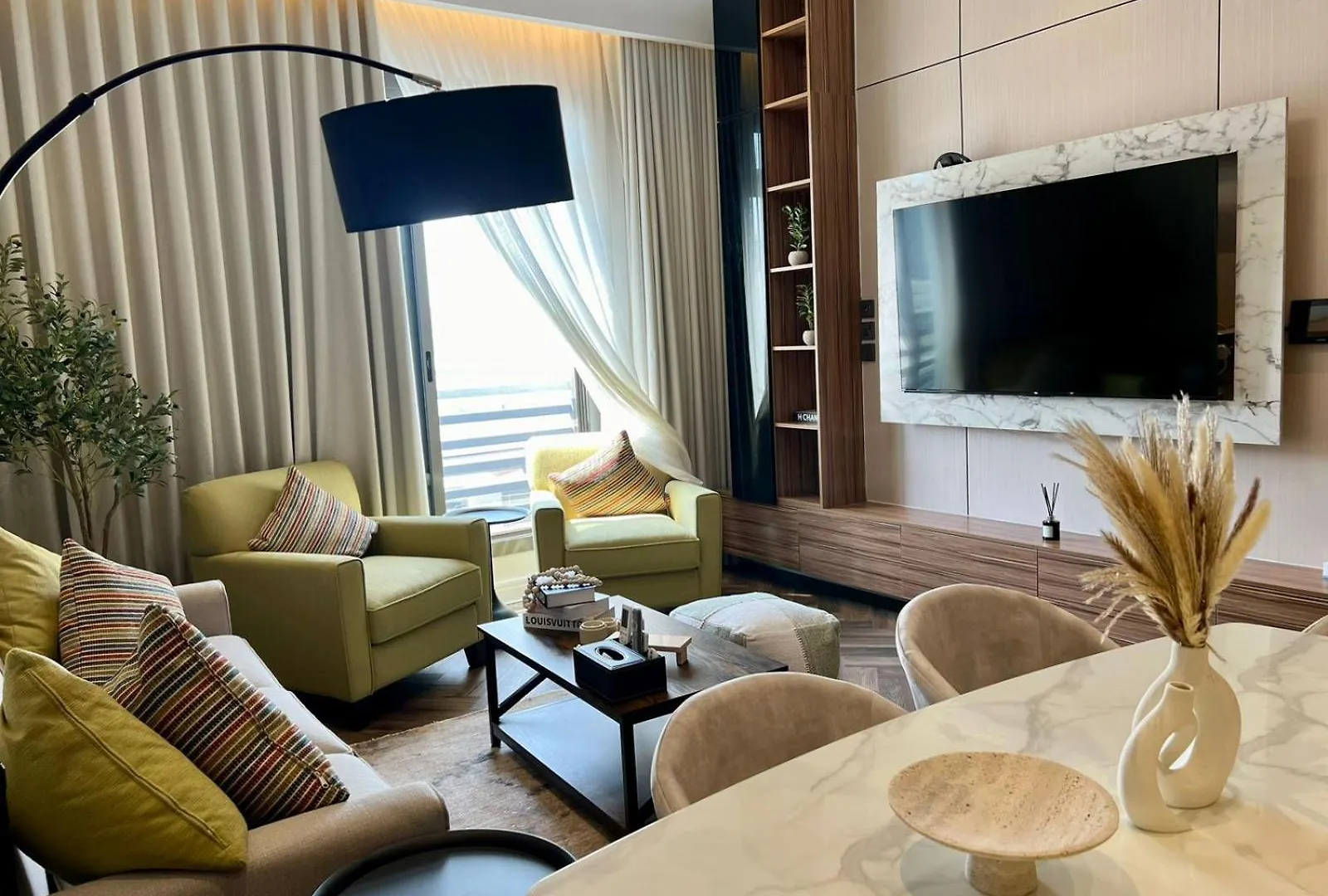 Dark 10 Apartment Jeddah